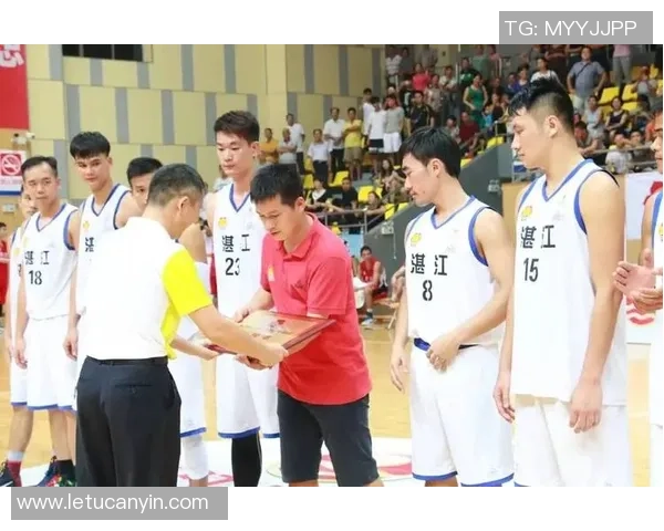 深圳篮球队荣登实力排行榜首位引发热议各队表现分析